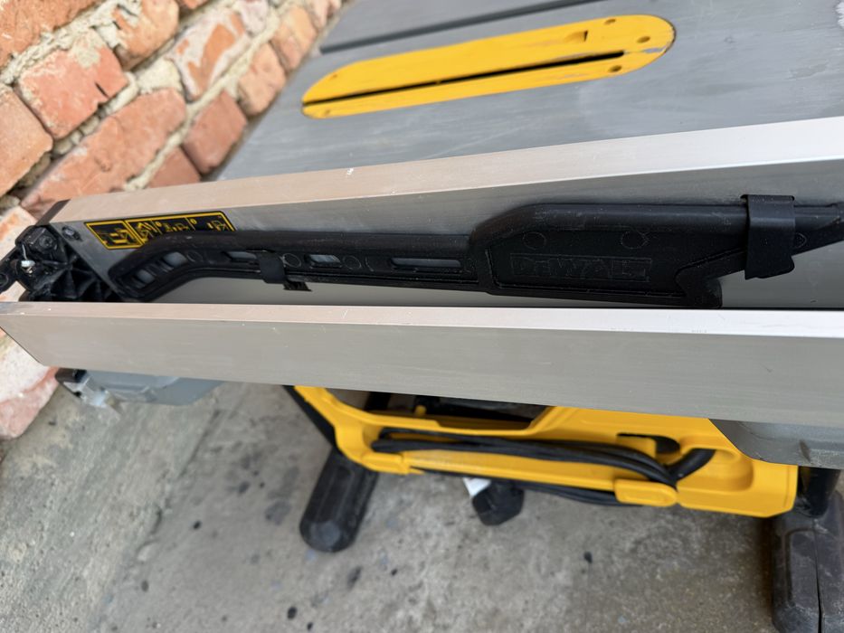 Пила настільна DeWalt DWE7485 22Ов