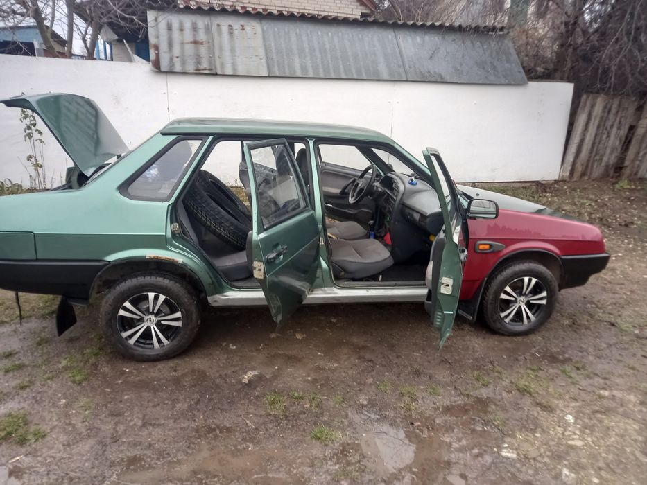 Продам машину Ваз 21099