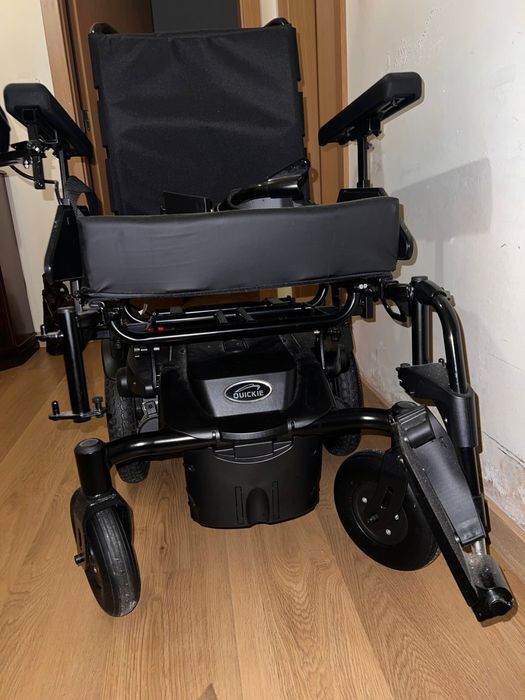Cadeira de Rodas Elétrica Quickie Q100 R