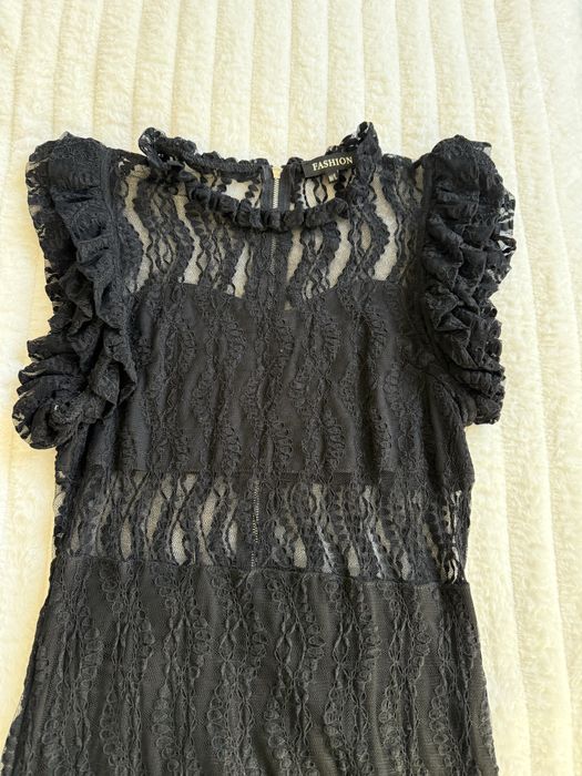 Vestido festa renda preto com transparencias tamanho M