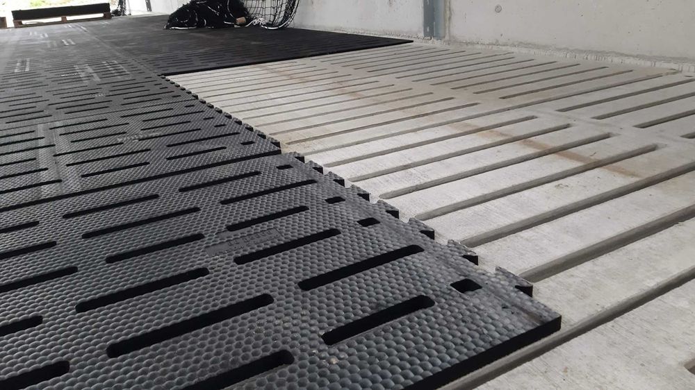 Ruszty ruszta betonowe dla trzody Maty legowiskowe Materace