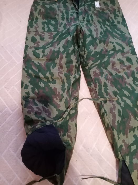 Продам штани теплі.