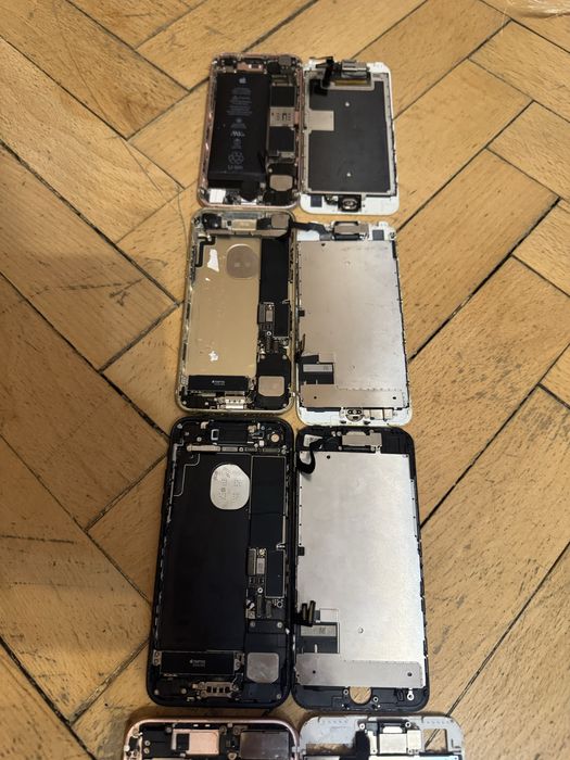 5 szt. iPhone (2x iPhone 7, 2x iPhone 7 Plus, 1x Iphone 6s)