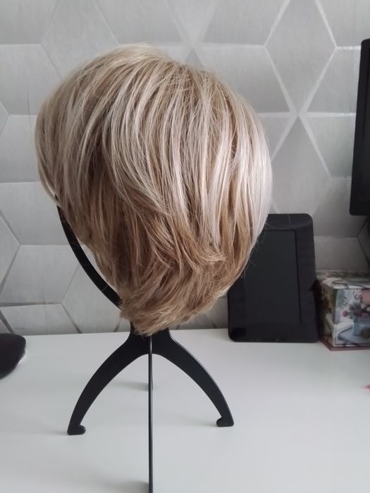 Krótka peruka średni blond
