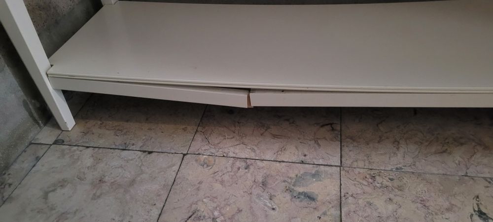 Consola Liatorp IKEA em bom estado para restauro