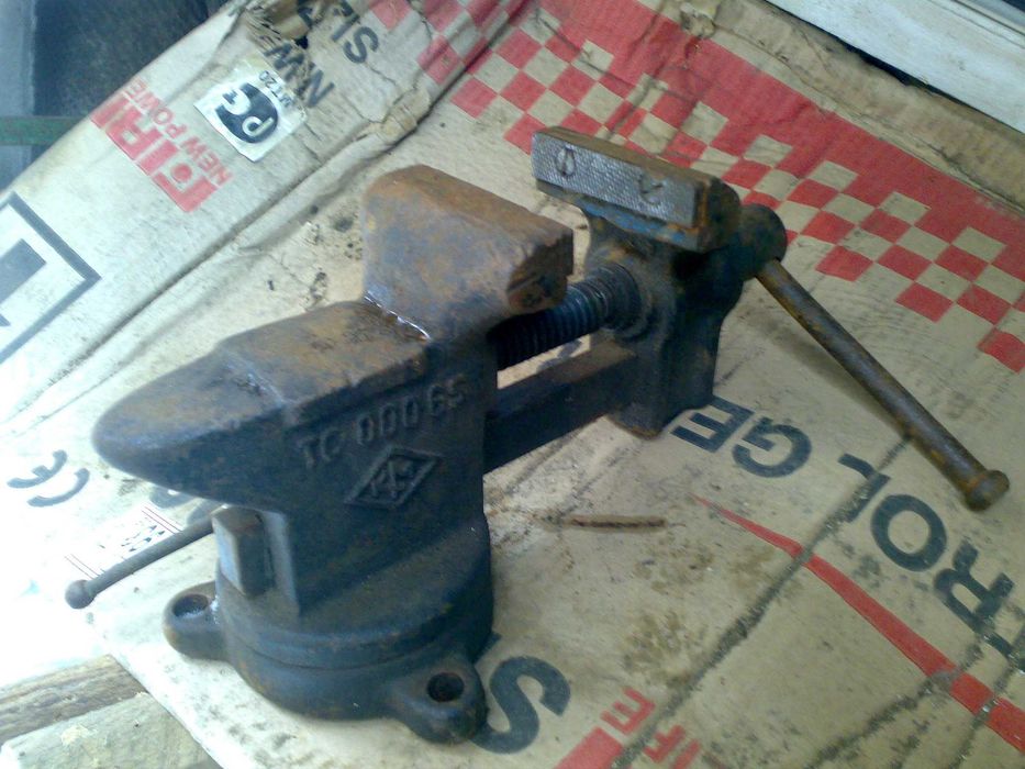 Школьные тиски 80 мм .Ленинград