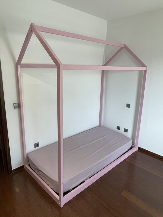 Cama criança casinha (Montesorri) + estrado