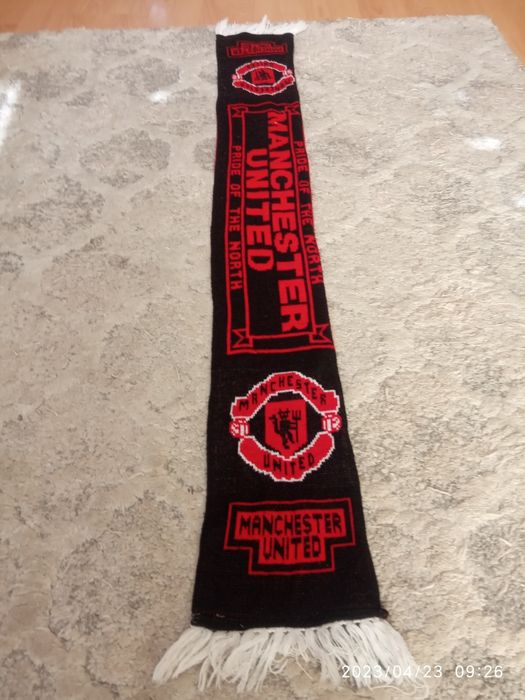 Szalik Manchester United Pride of the north oldschool retro dwustronny