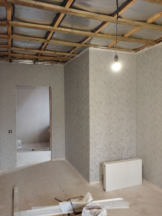 Поклейка шпалер ,