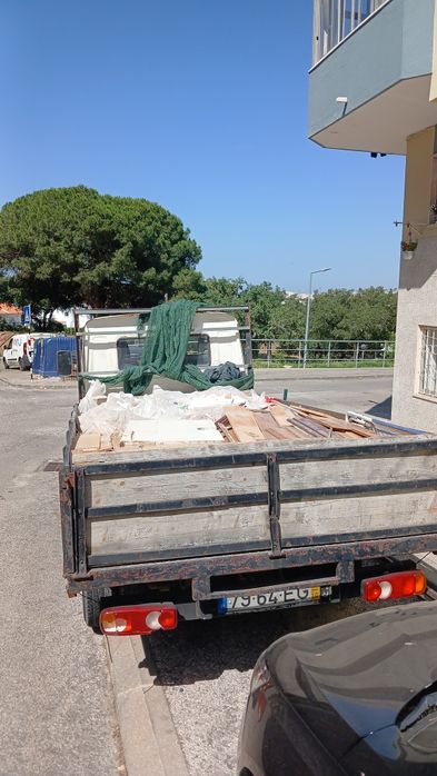 Entulho,Madeira,lixo e demolições