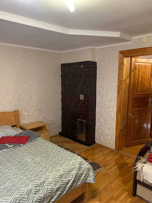 Двоповерховий будинок в Яремче 228 м²