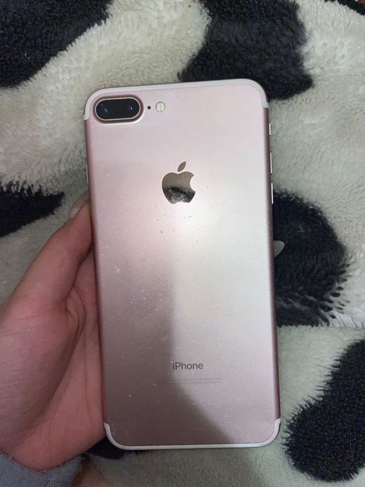 Продам айфон 7+ на ремонт або запчастини