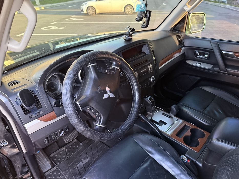 Mitsubishi Pajero Wagon 4