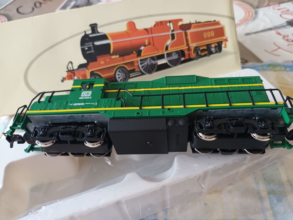 Locomotora para pista de Comboios DB