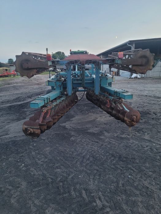 Agregat talerzowy uprawowo siewny amazone d8  Gruber