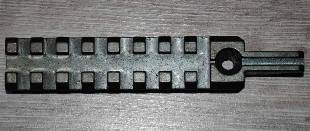 Прицільна планка пікатіні на АК (без гвинта кріплення, як на фото)