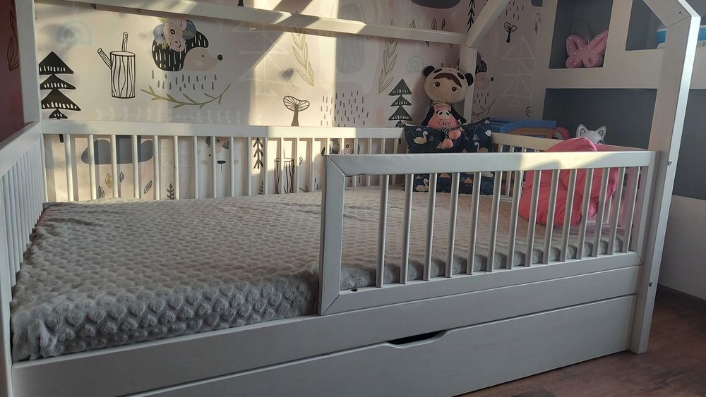 Lozeczko dzieciece domek