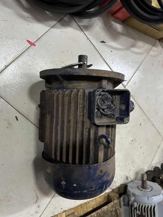 НОВЫЙ Электромотор\Электродвигатель 380 Вт.  4Кв\950 об