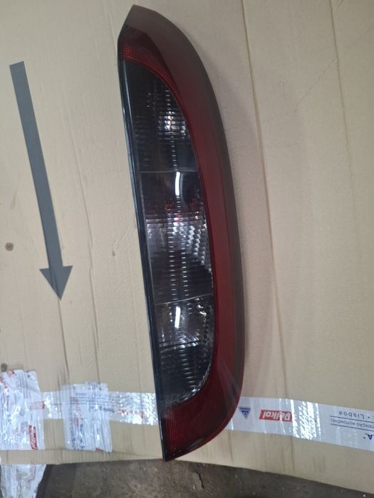 2 Farolins  tras opel corsa C 3 portas ano 2006