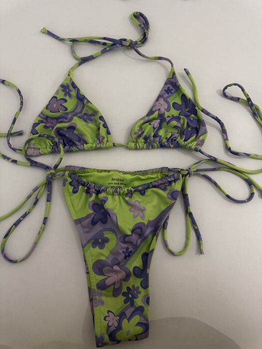 Купальник на завʼязках bershka