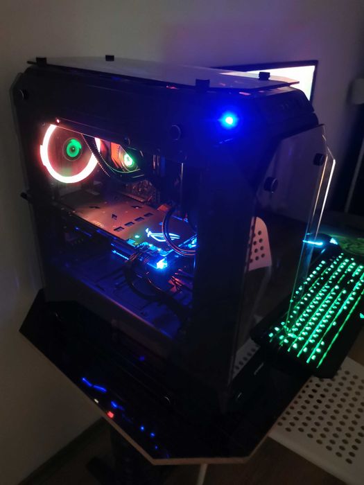 Komputer gamingowy Intel(R) Core(TM) i7-8700K CPU @ 3.70CHz z 16,0GB RAM & 2,05TB
