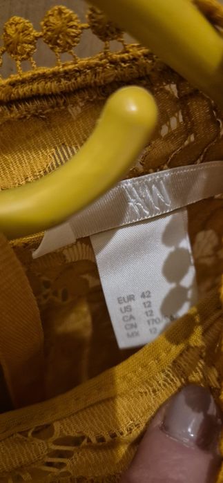 Śliczna koronkowa sukienka firmy H&M rozmiar 42