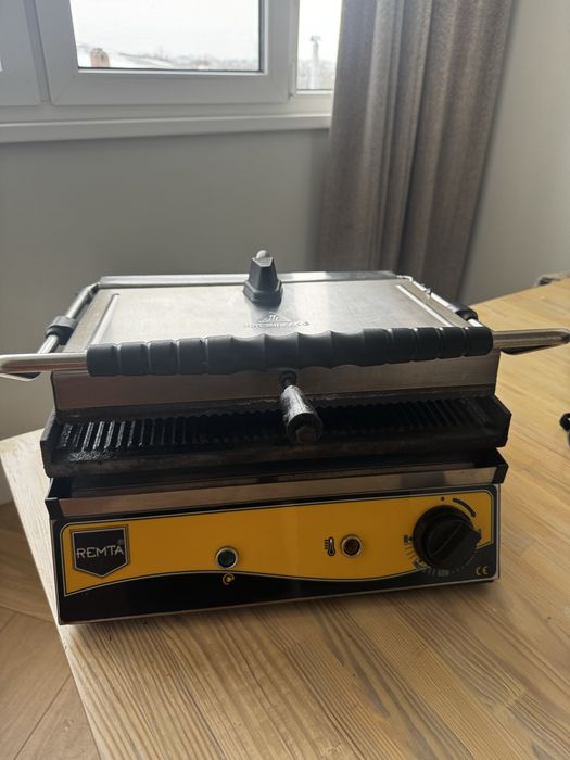 Гриль прижимний Remta R76