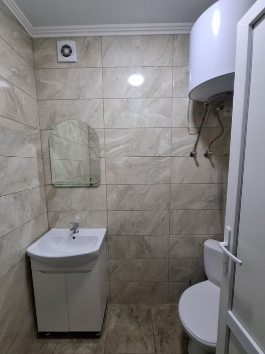 Продам коммерческое помещение. 135 м.кв. Центр Чкалова. Два входа