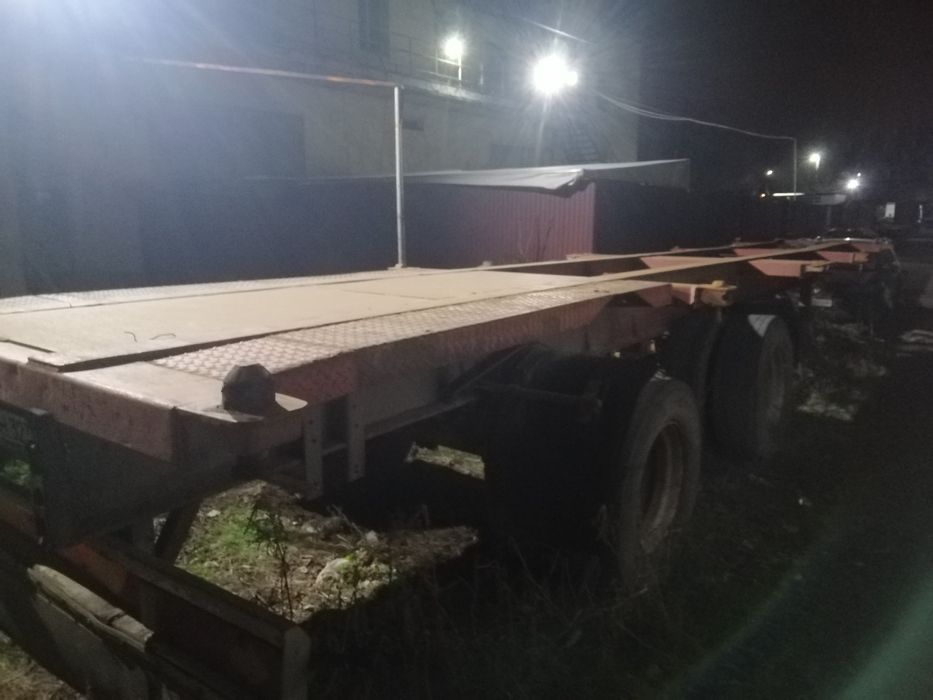 Полуприцеп контейнеровоз