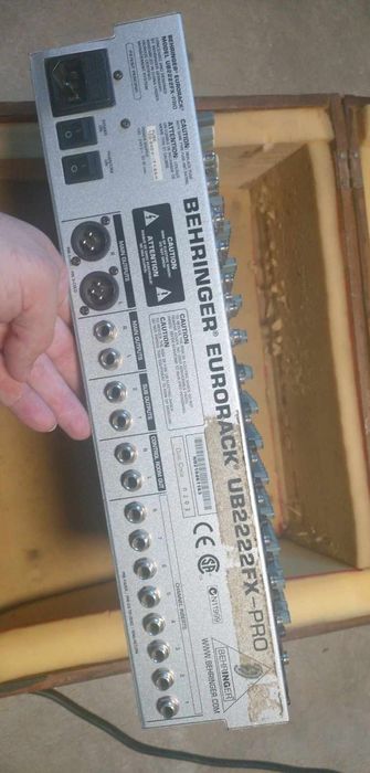 Mesa de som mistura behringer eurorack ub2222fx-pro