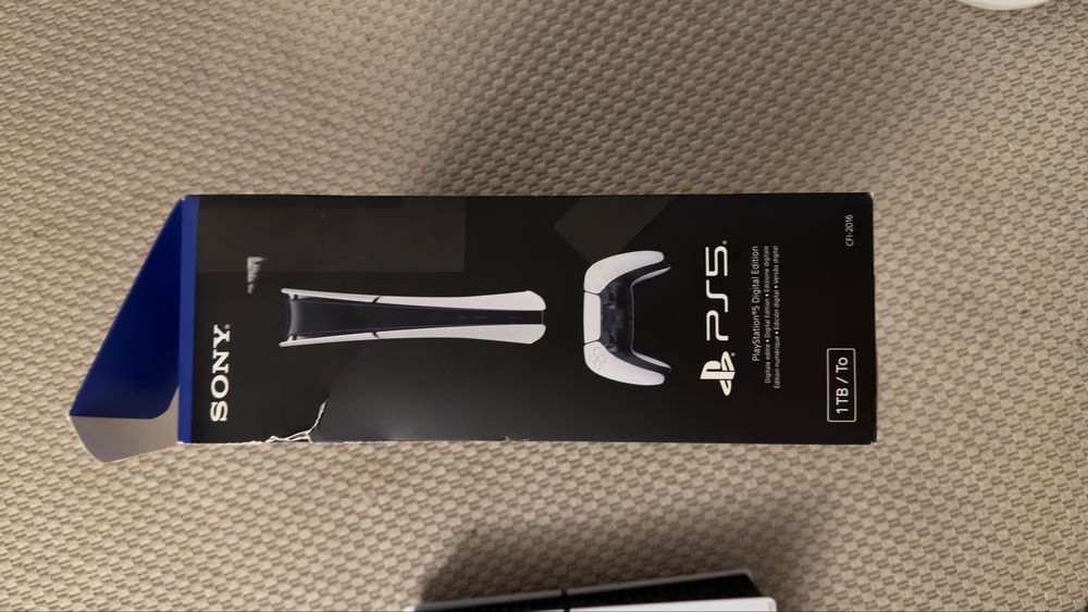Ps5 slim 1tb + dois comandos