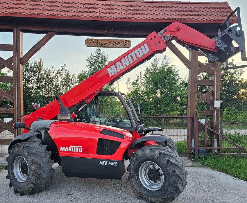 Ładowarka teleskopowa Manitou 732 Perkins 6000h super stan manual niska (JCB)