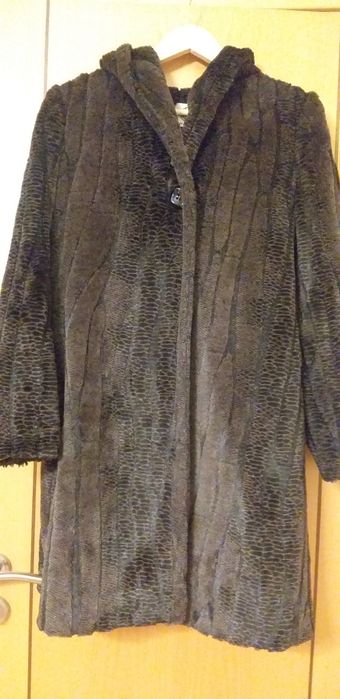 Casaco de pelo com capuz