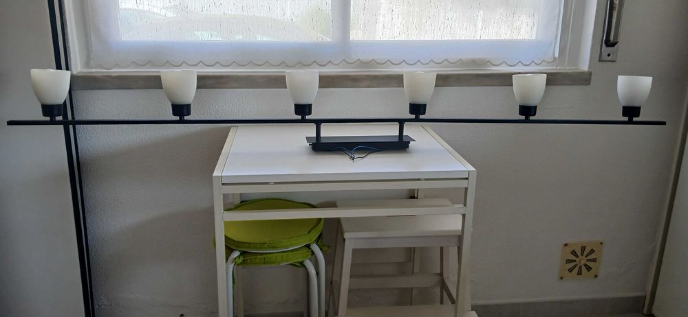 Candeeiro de teto em ferro forjado - preto e branco