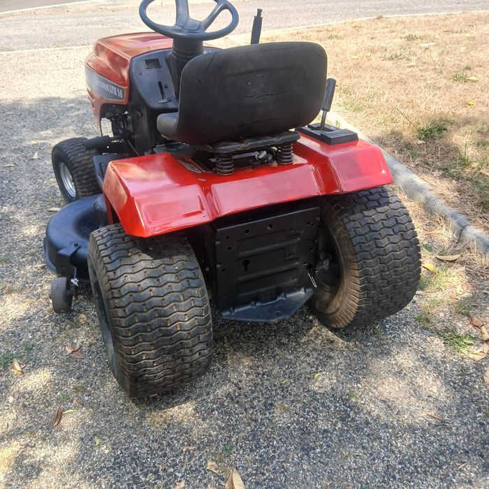 Tractor corta relva