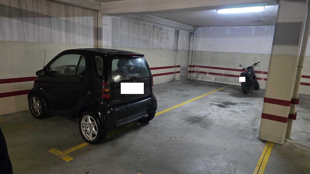 Alugam-se 2 lugares de garagem – Av. da República / Gaia  Cadalugar95€