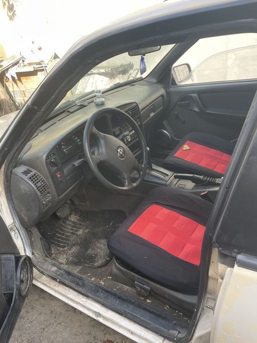 Автомобиль Опель омега А