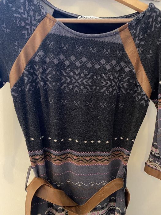 Piękna sukienka rozm. 36 beż