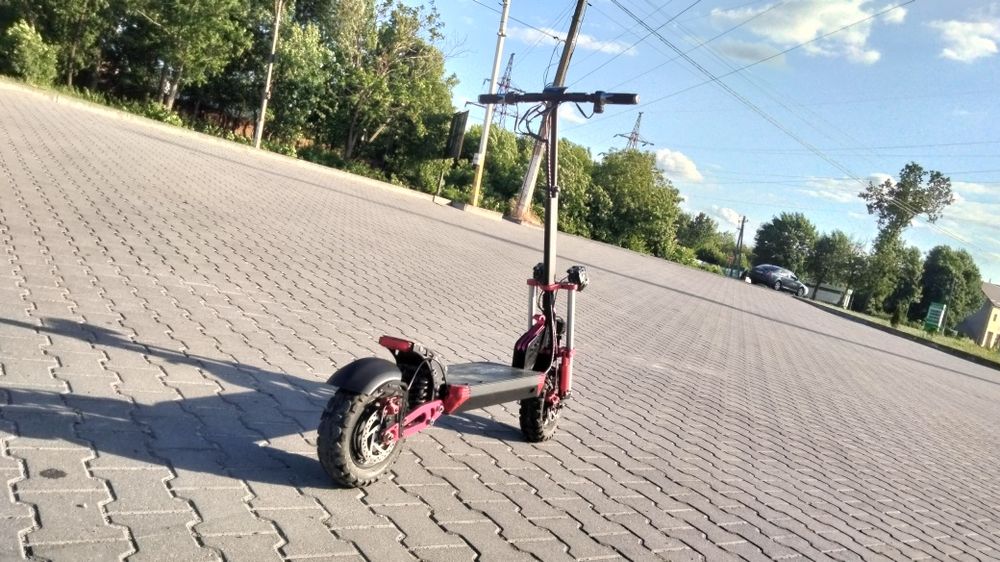 Електро самокат Giant