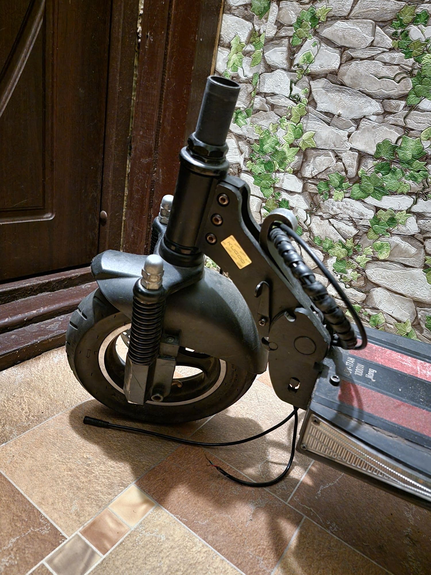Kugo m4 pro 1000w: 8 500 грн. - Електросамокати / гіроскутери Горішні ...