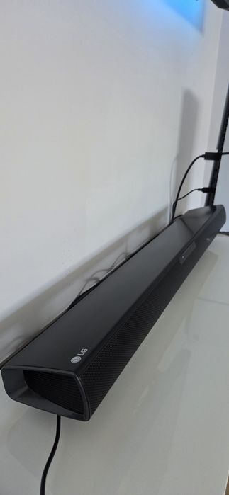 Soundbar 2.1 LG SJ2 + Subwoofer + Pilot, stan bardzo dobry, w 100% sprawny, Bluetooth/Optyk"