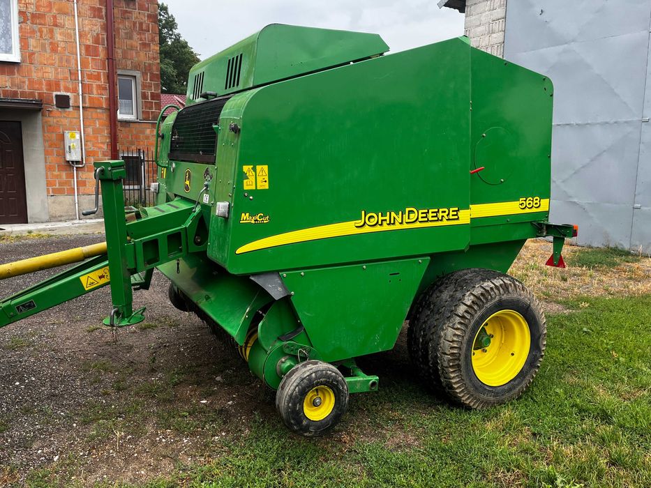 Prasa rolująca John Deere 568 MaxiCut Rok 2006