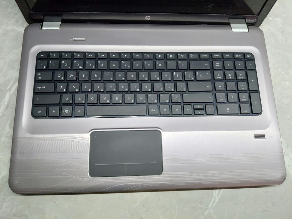 HP Pavilion dv7-4100er під відновлення. Вмикається, без зображення