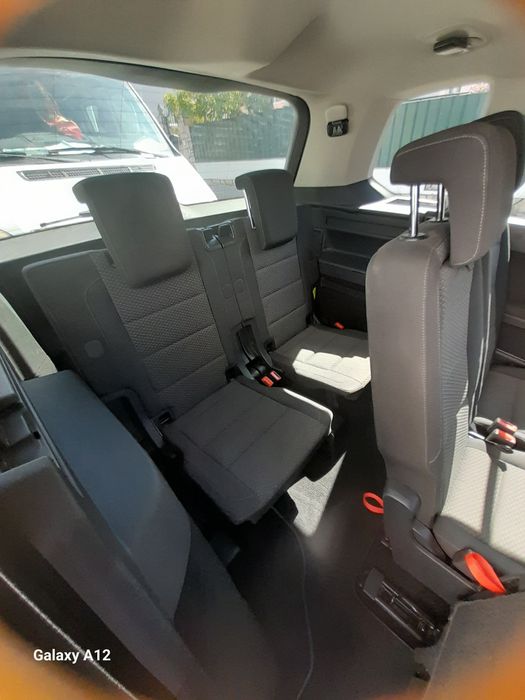 Vendo volkswagen touran 2016 em bom estado.