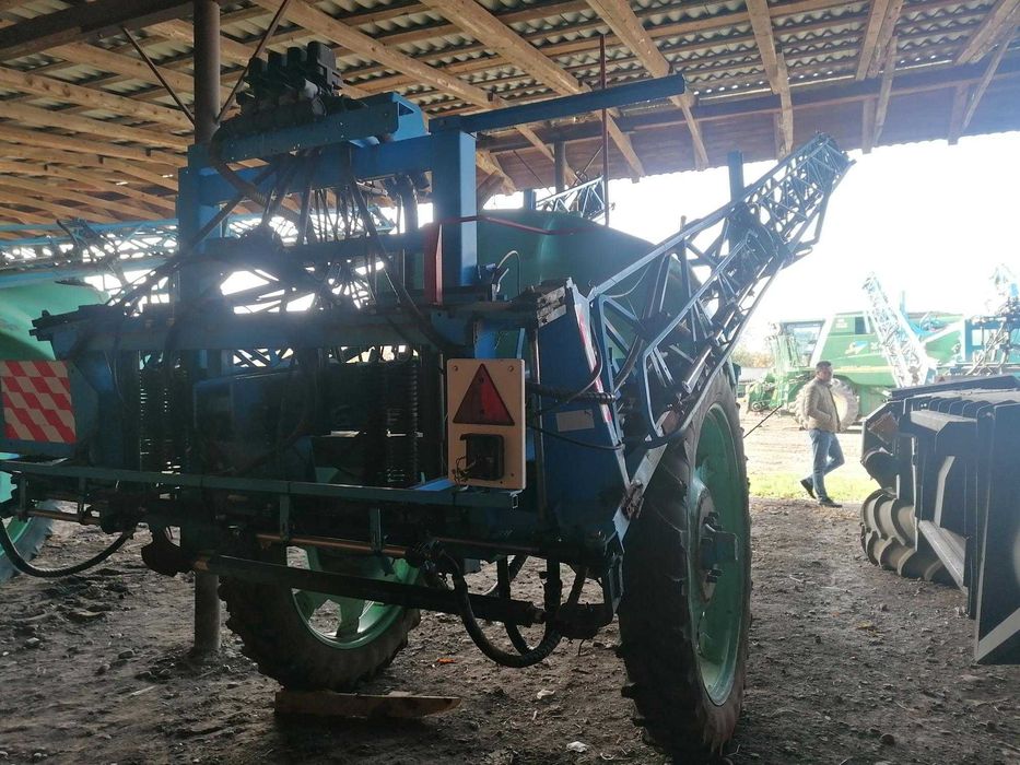Обприскувач Berthoud-Tracker-3200