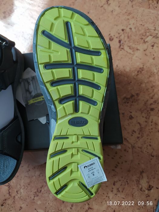 Сандалии новые !