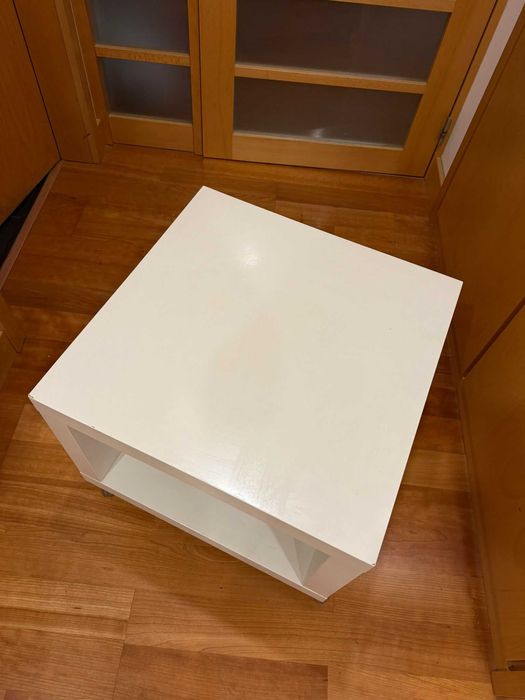 Módulo branco com rodas