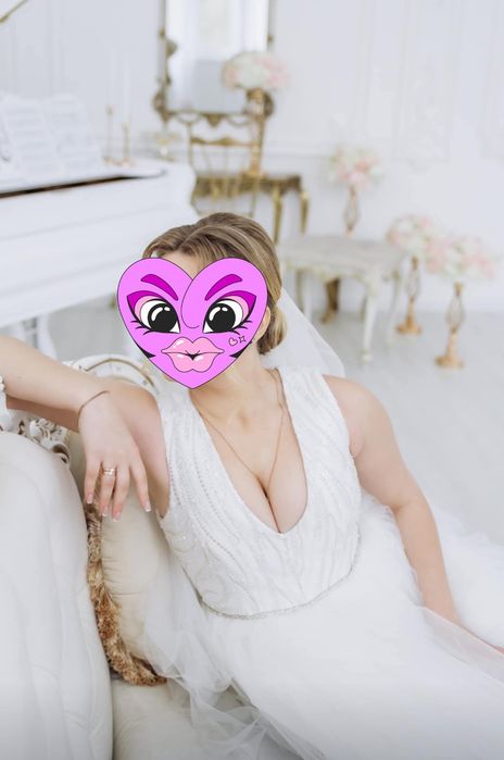 Продам весільну сукню