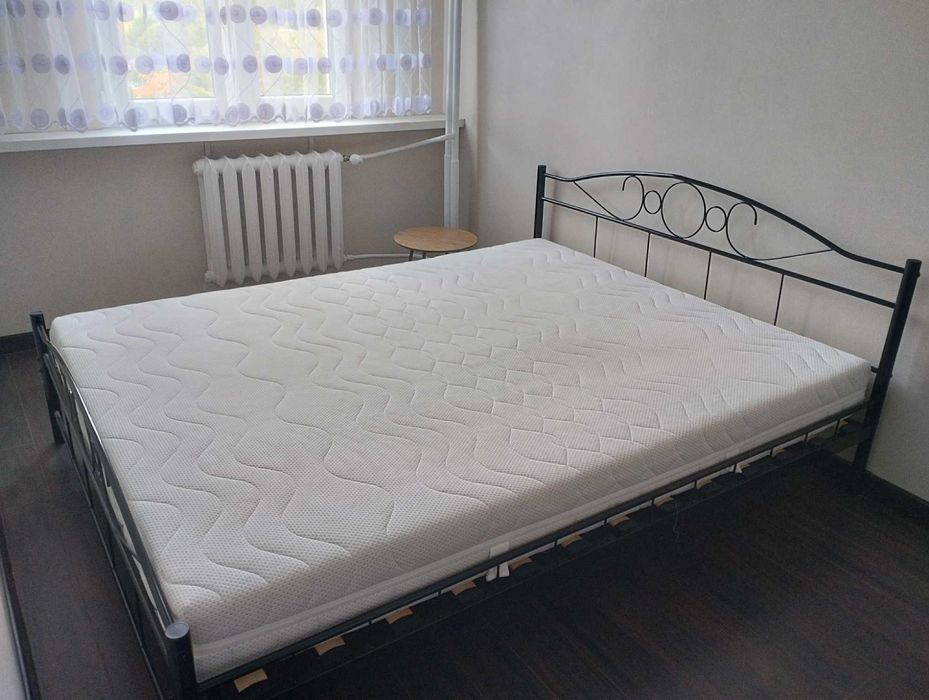 Materac 160x200 Bahrain H2 + pokrowiec - Stan bdb.