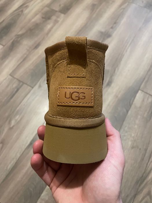 Жіночі черевики UGG